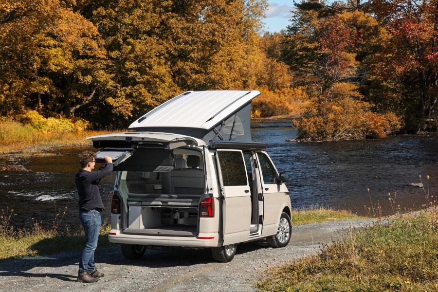  Volkswagen California Beach (T6.1) 2019 года  (WW) (фото 3 из 33)
